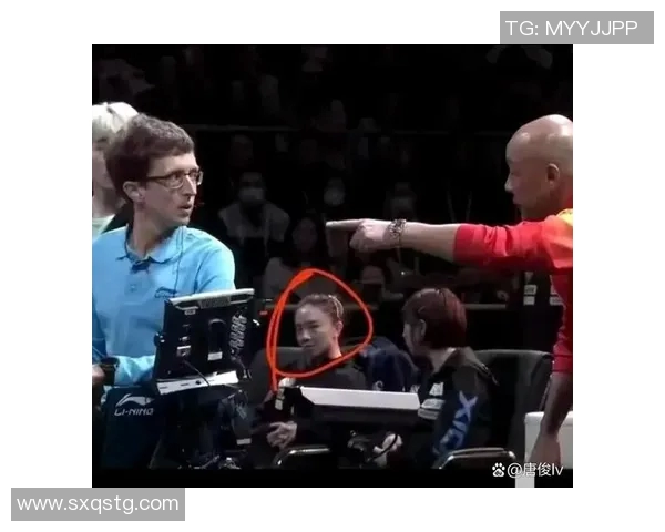 镜头捕捉：总决赛赛场小动作引发热议